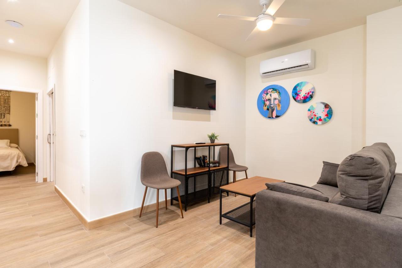 סביליה Apartamentos Cervantes 17 מראה חיצוני תמונה