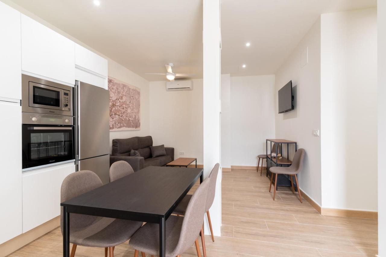 סביליה Apartamentos Cervantes 17 מראה חיצוני תמונה