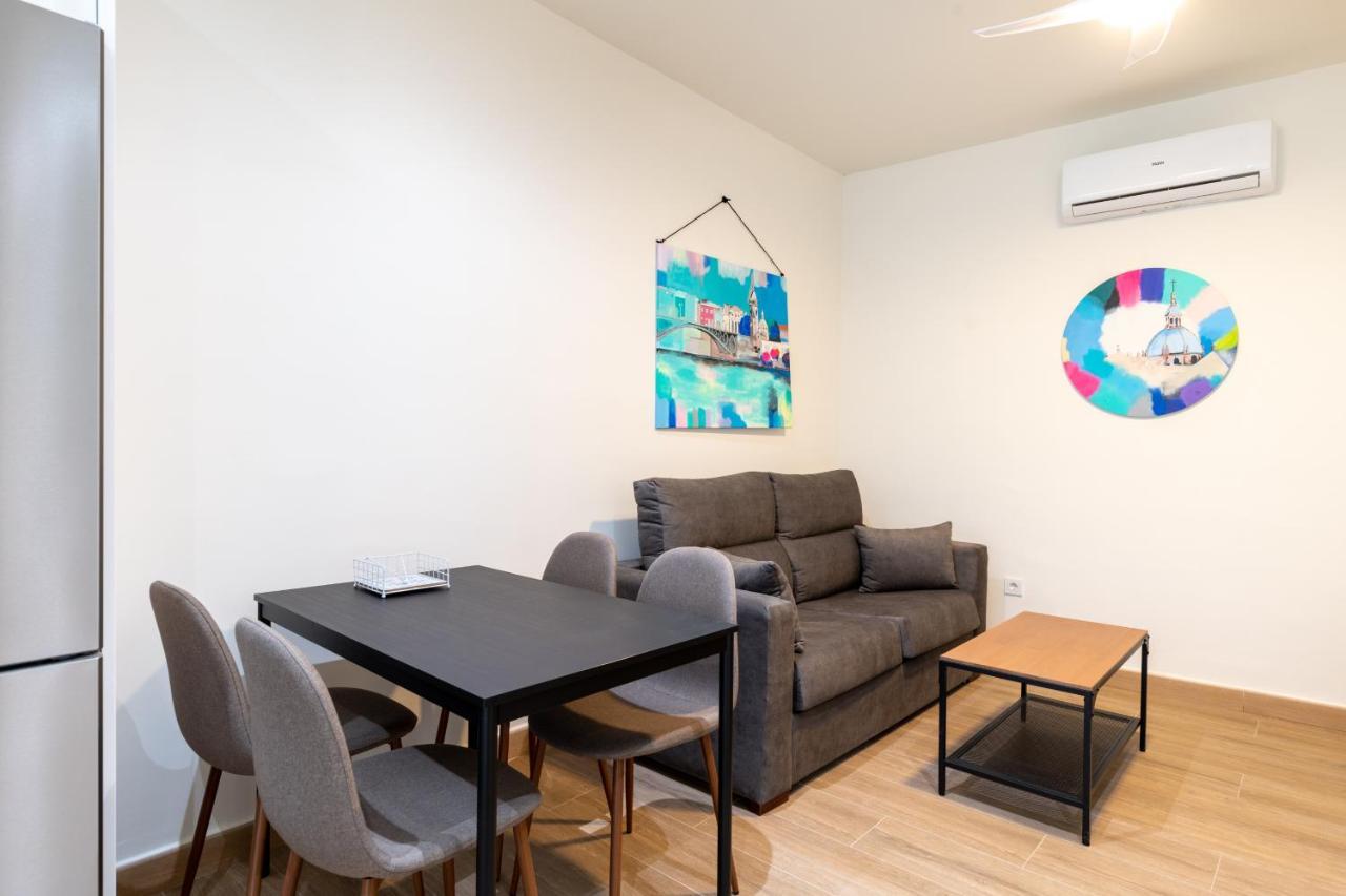 סביליה Apartamentos Cervantes 17 מראה חיצוני תמונה