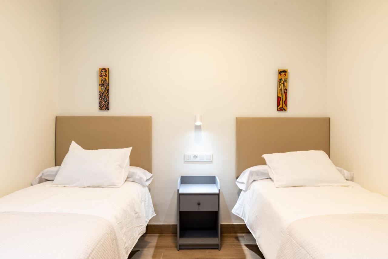 סביליה Apartamentos Cervantes 17 מראה חיצוני תמונה
