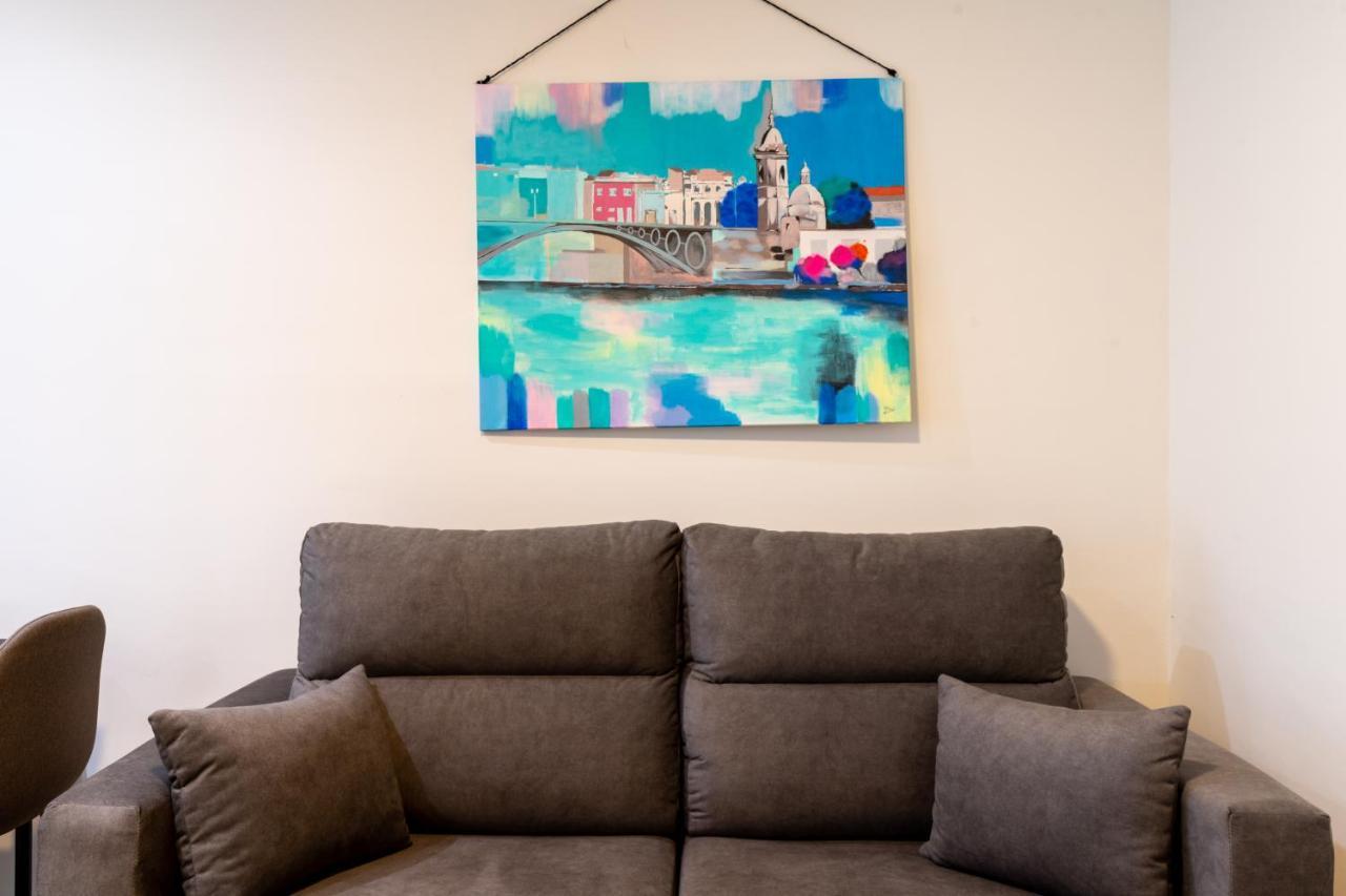 סביליה Apartamentos Cervantes 17 מראה חיצוני תמונה