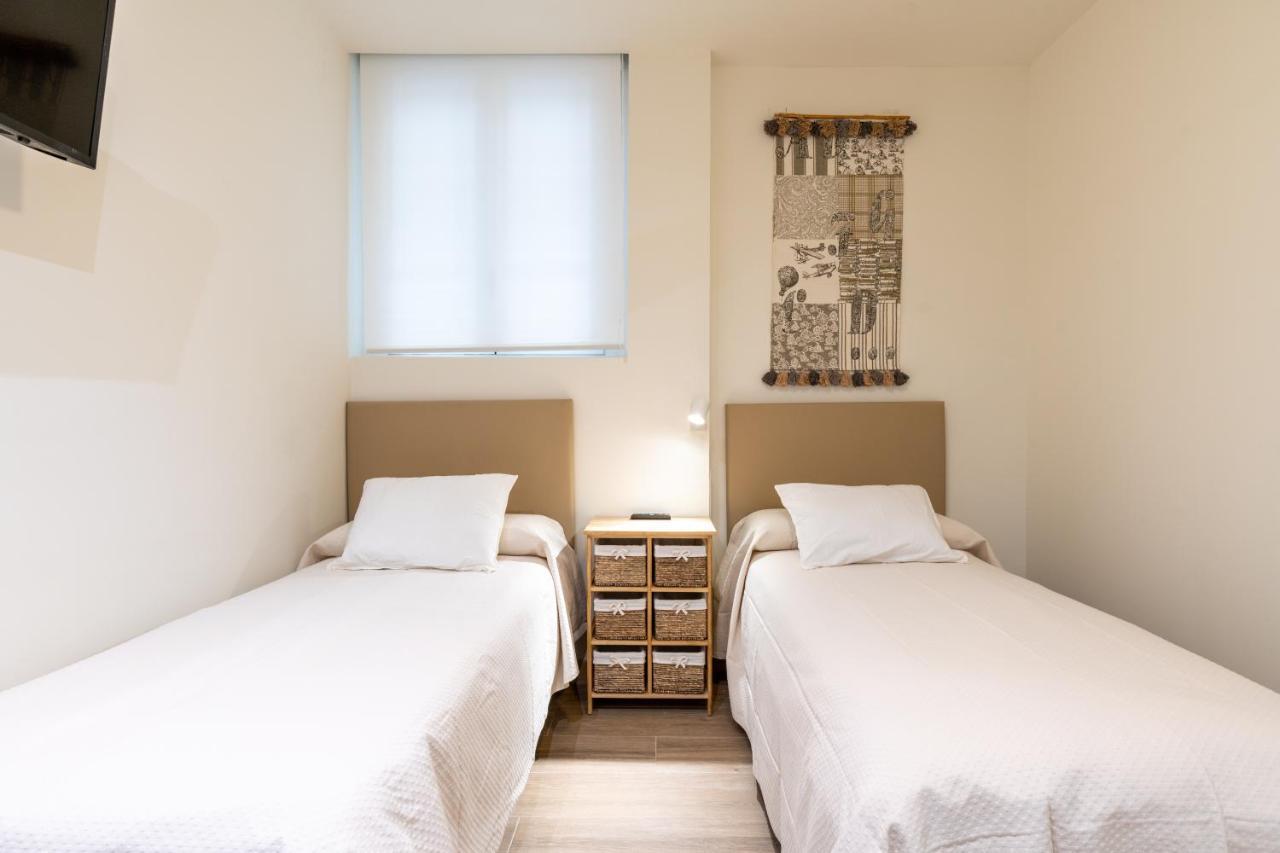 סביליה Apartamentos Cervantes 17 מראה חיצוני תמונה
