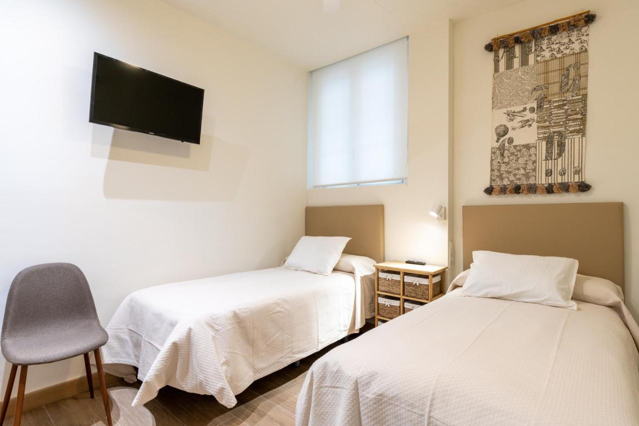 סביליה Apartamentos Cervantes 17 מראה חיצוני תמונה