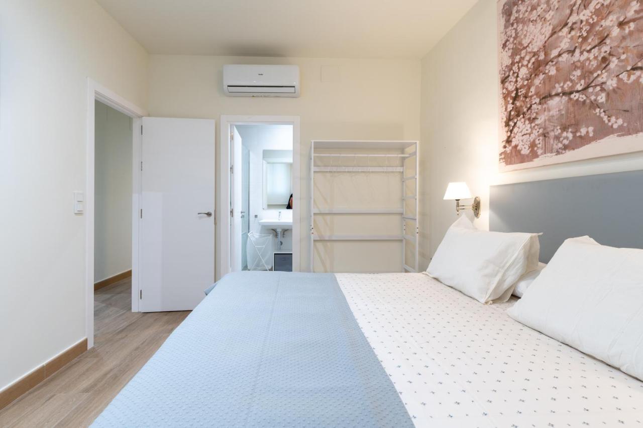 סביליה Apartamentos Cervantes 17 מראה חיצוני תמונה