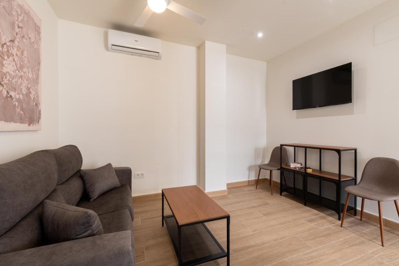 סביליה Apartamentos Cervantes 17 מראה חיצוני תמונה