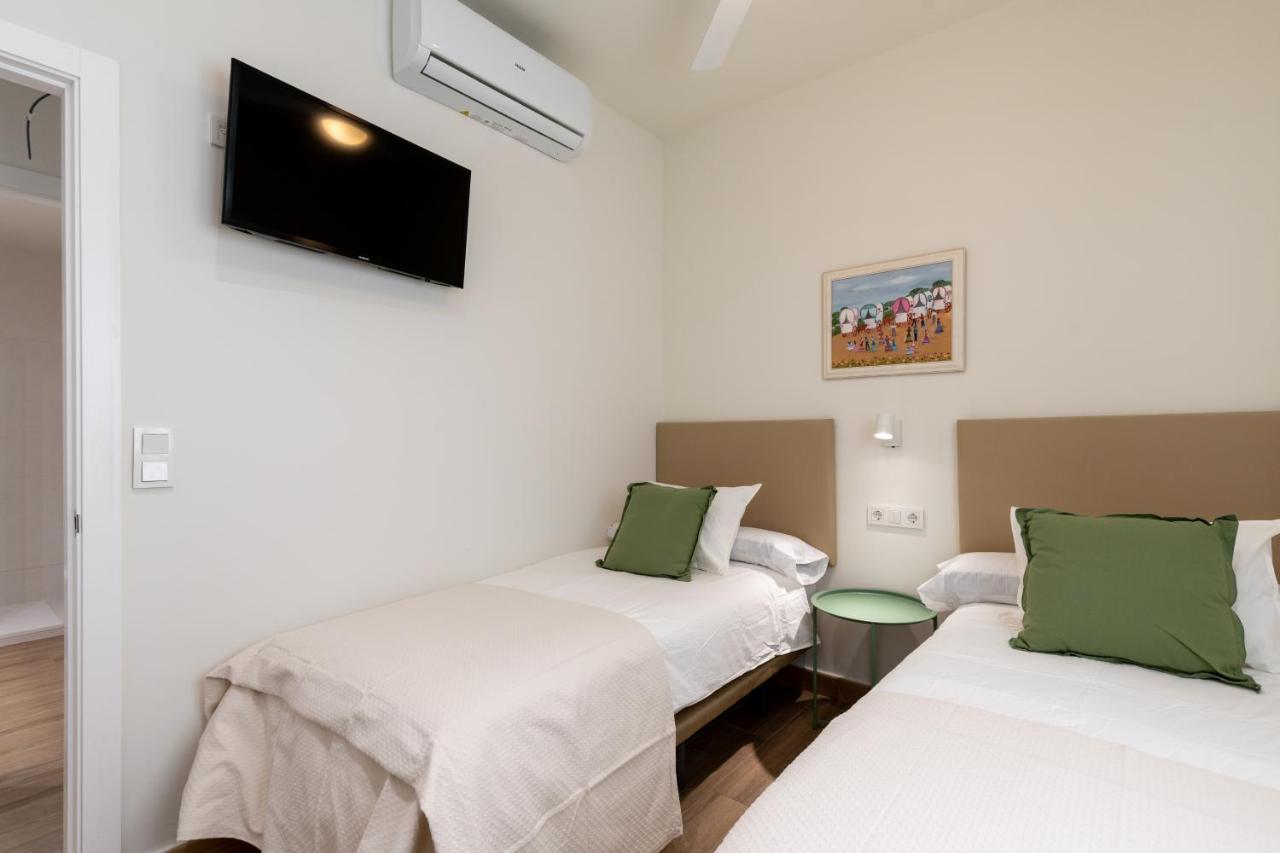 סביליה Apartamentos Cervantes 17 מראה חיצוני תמונה