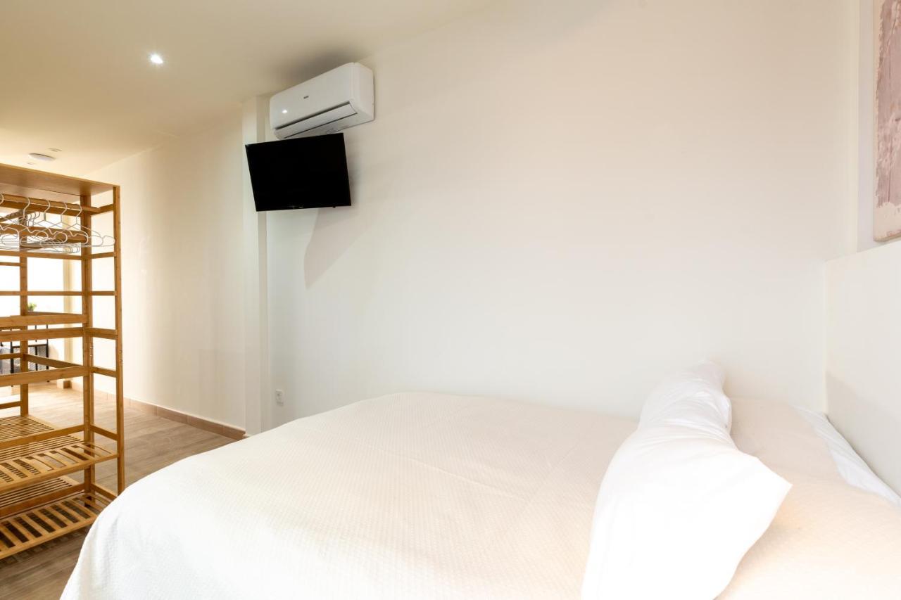 סביליה Apartamentos Cervantes 17 מראה חיצוני תמונה